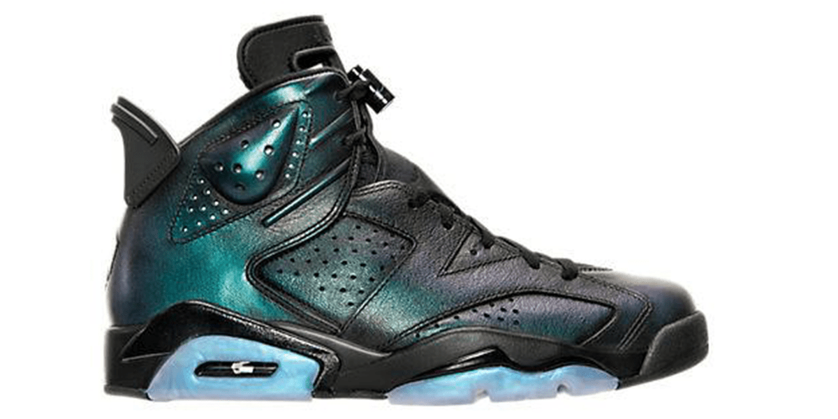 Air Jordan Retro 6 Basketball Shoes in the Black and Blue Colorway