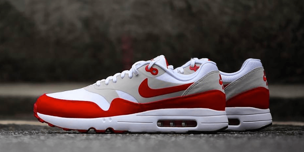 Air Max 1 Escape lace options. Stock or White with Red anglets? : r/SNKRS