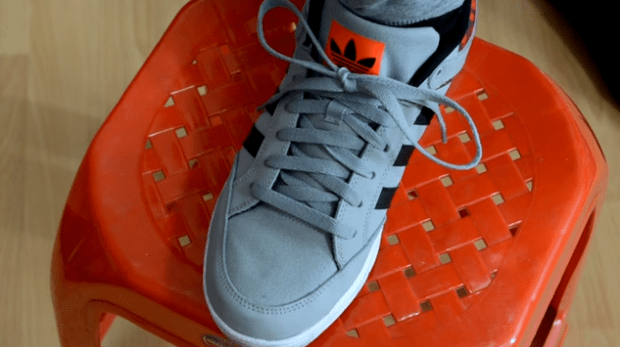 Two Second Shoelace-Tying Technique